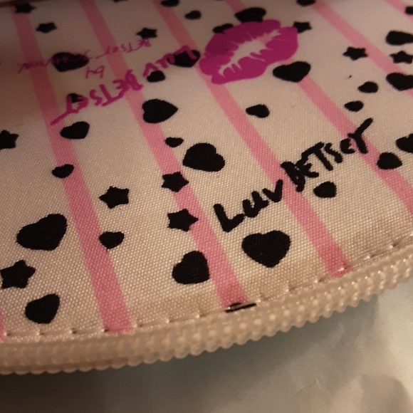 NWT Luv Betsey by Betsey Johnson Cat Wristlet - Picture 5 of 5